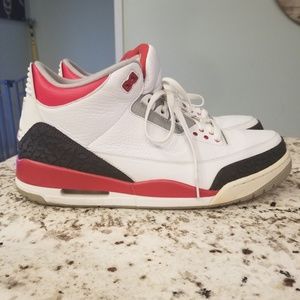 Air Jordan 3 Fire Red